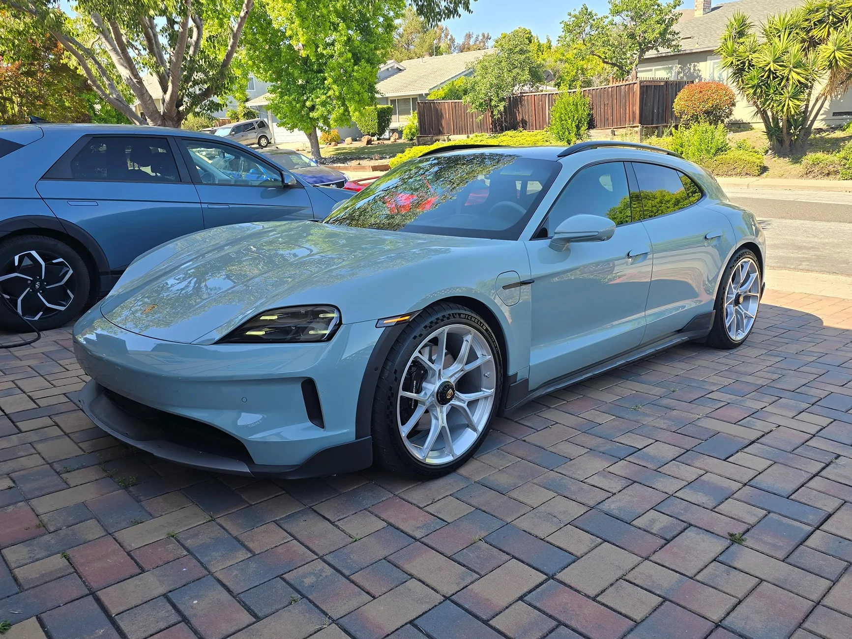 Porsche Taycan Trade your 21" wheels with me? 20260521_160942