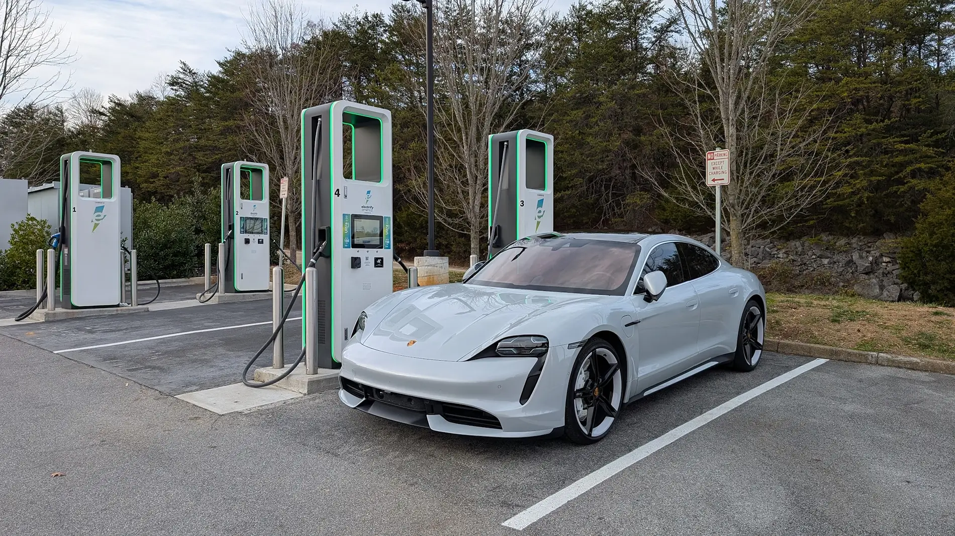 Porsche Taycan Celebrating 3 years with Taycan 1782240210041-nr