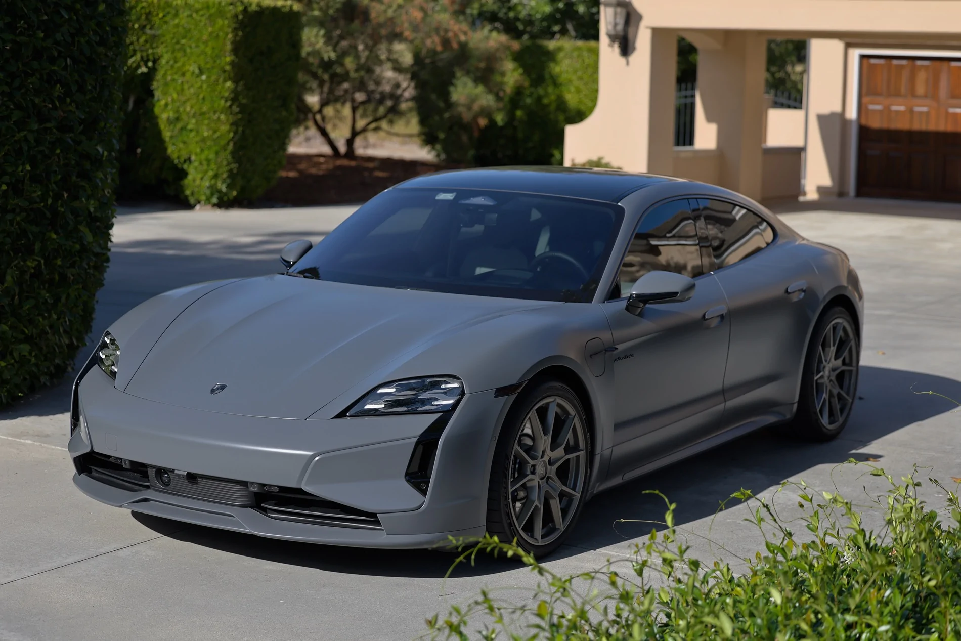 Porsche Taycan '26 Slate Grey Neo Taycan Turbo - Satin wrap, Turbonite wheels, gloss black accents, Uniden R9w radar install 3C5A0369
