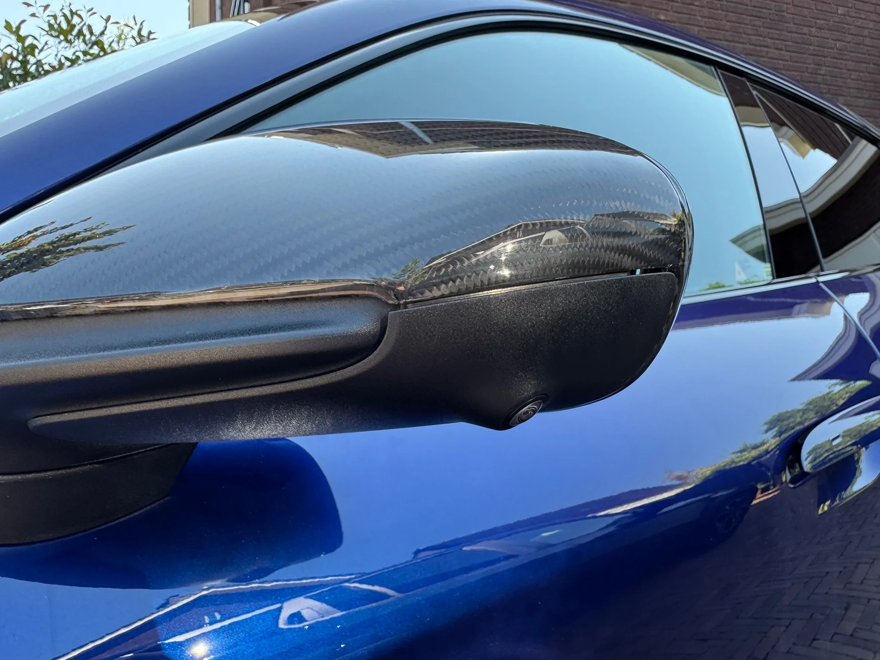 Porsche Taycan Upgrade to carbon fiber mirrors IMG_2145