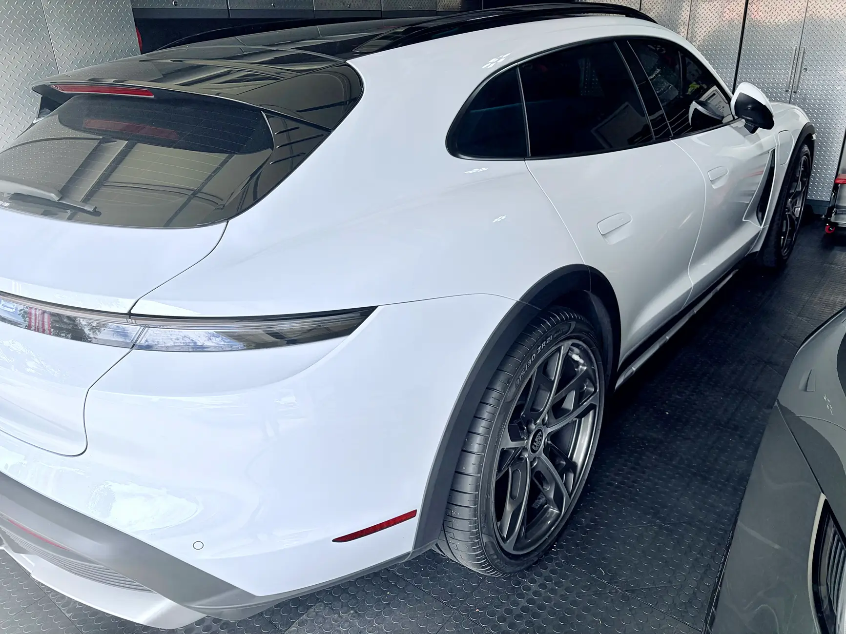 Porsche Taycan How do I make this car prettier? What would you do? tempImagesHBozG