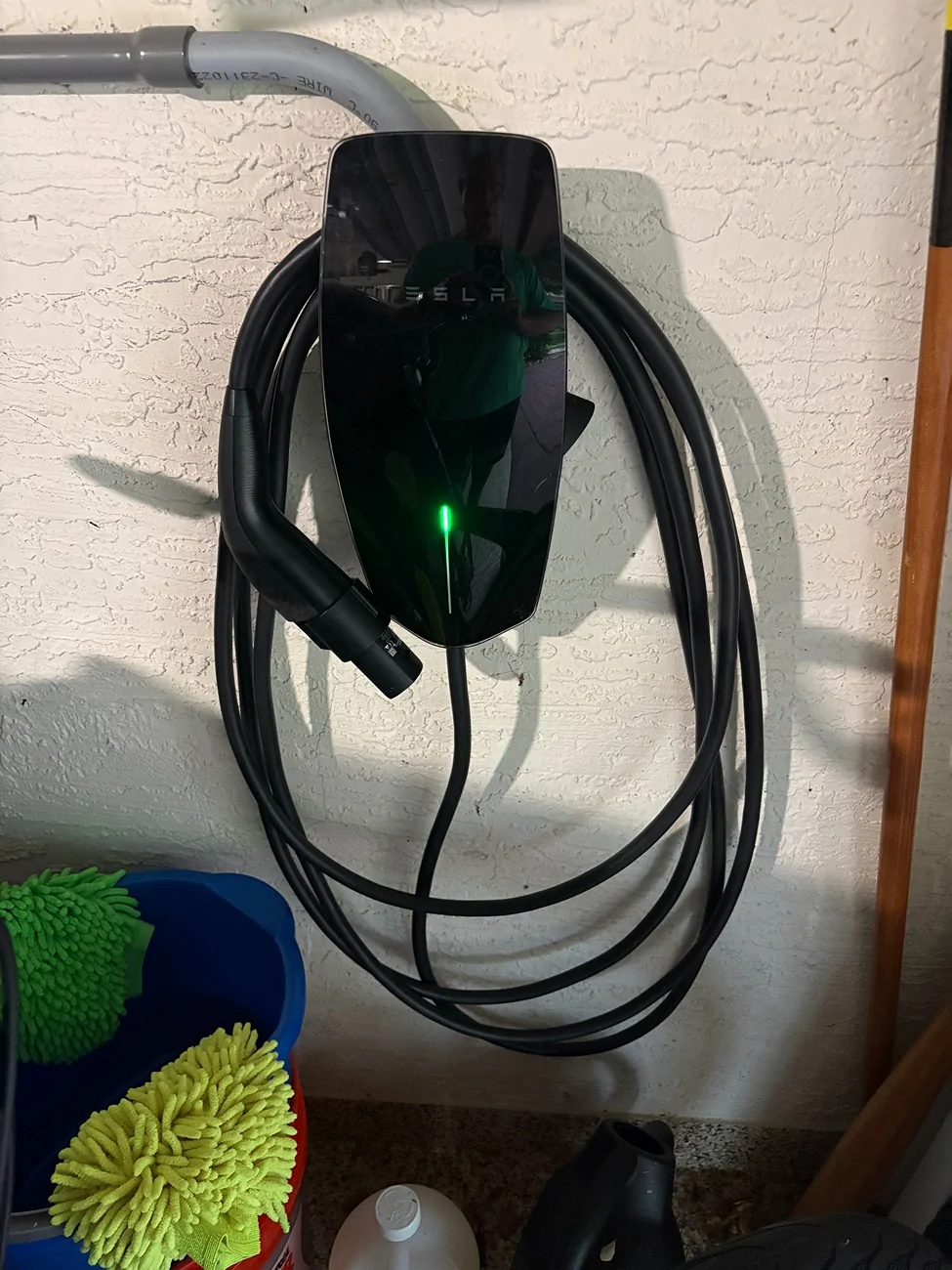 Porsche Taycan Tesla Universal Wall Charger and Porsche Taycan IMG_0990