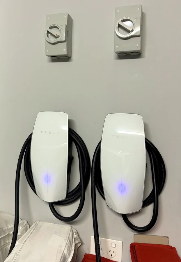 Porsche Taycan Tesla Universal Wall Charger and Porsche Taycan 1783905132345-xg