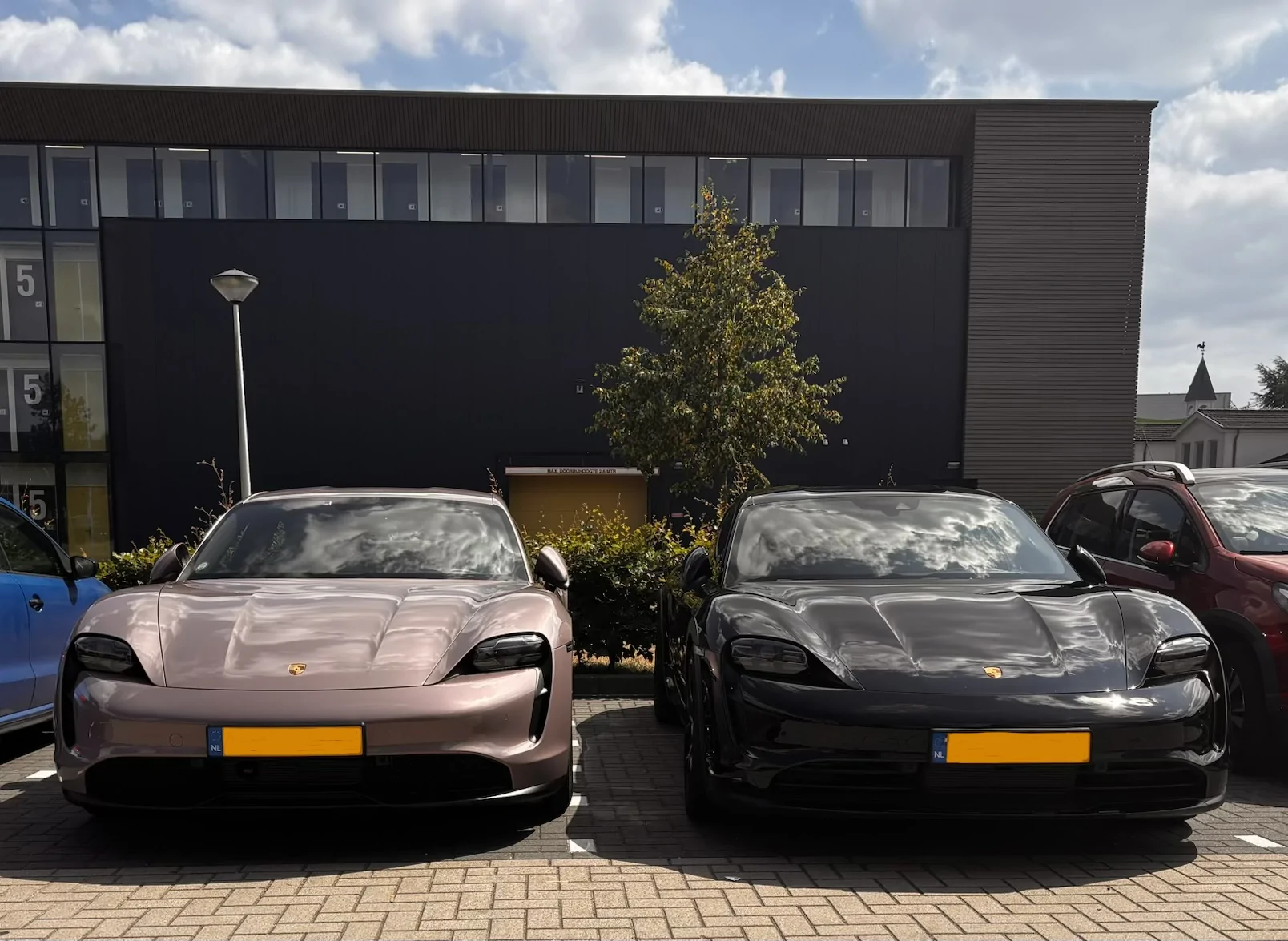 Porsche Taycan Taycans everywhere! IMG_6014