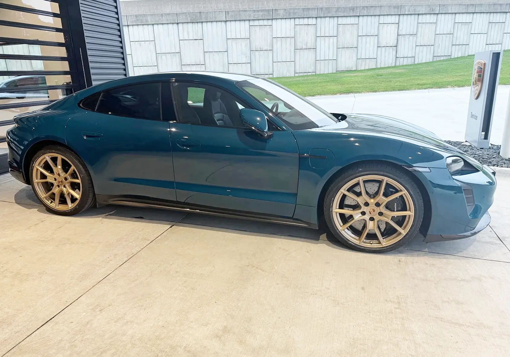 Porsche Taycan New to me wheels: powder coat in Neodyme like color 92285-a9b5b50d065b7920d7f2eb6e9d7b742a