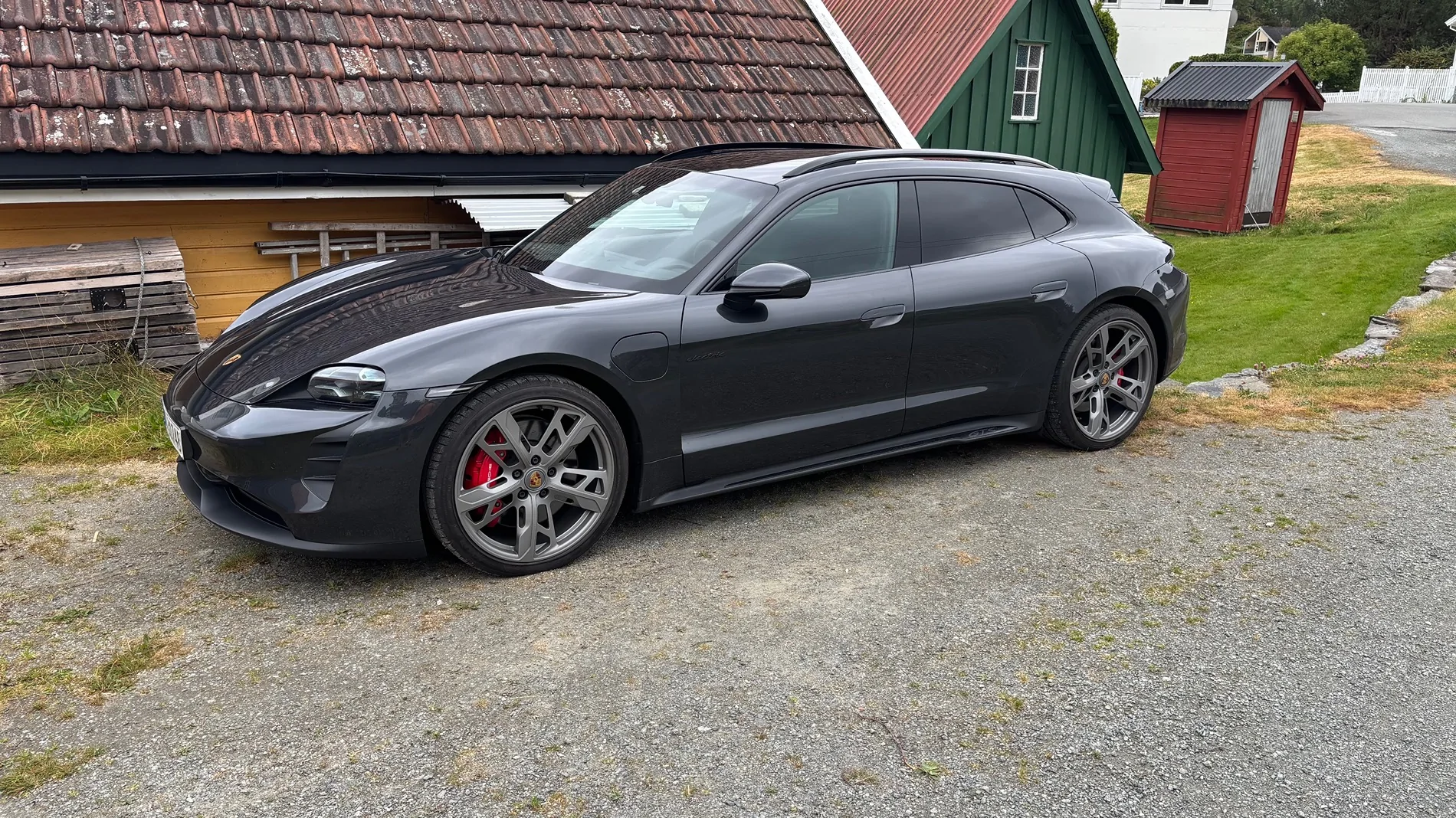 Porsche Taycan VOLCANO GREY Taycan Club IMG_5647