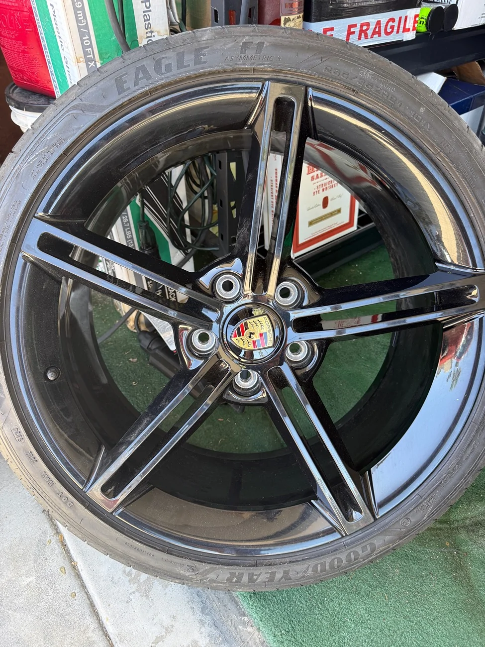 Porsche Taycan Taycan Mission E Wheels - Black IMG_6892