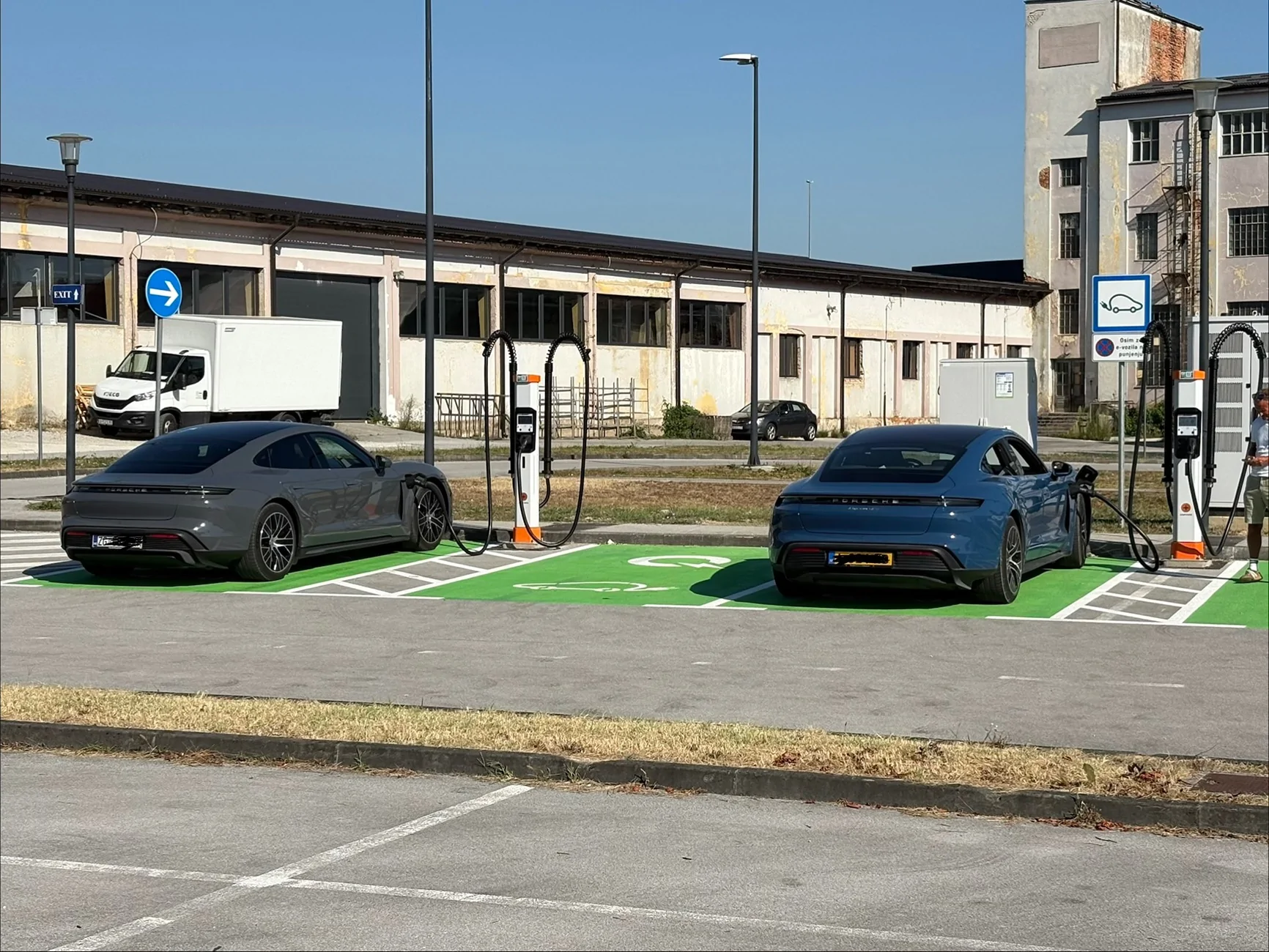 Porsche Taycan Charging buddies IMG_1897