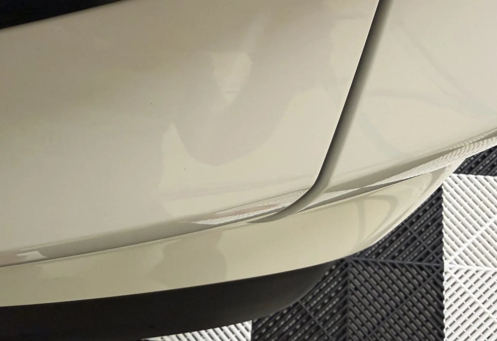 Porsche Taycan Trunk / Tail Lights (mis) alignment - how to adjust IMG_2328