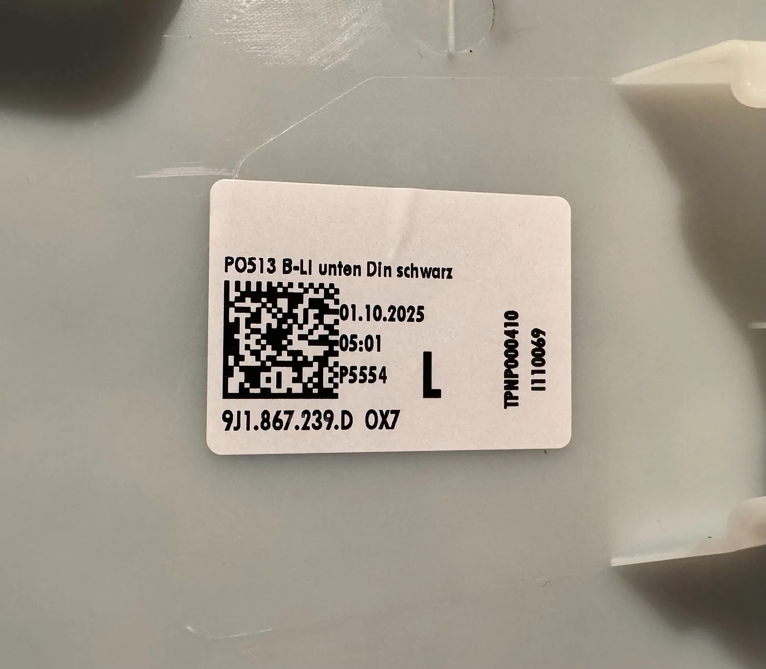 Porsche Taycan Interior B-pillar trim 02_part_label