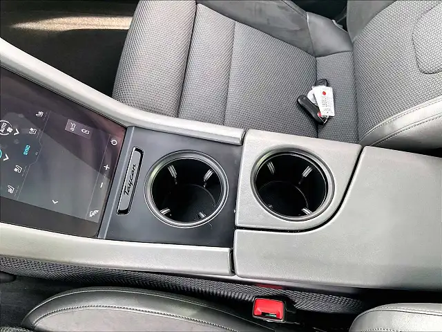 Porsche Taycan Race-tex vs Standard Interior 640x480