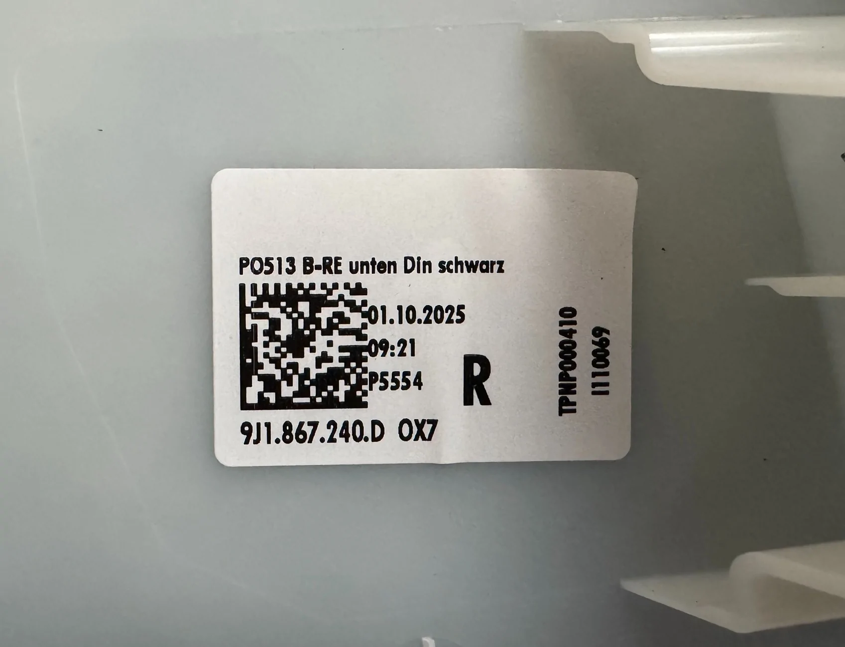 Porsche Taycan Interior B-pillar trim 03_part_label