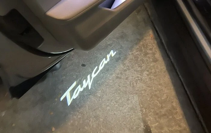 Installed puddle lights “Taycan”