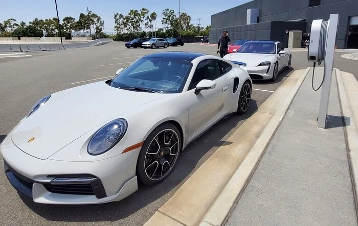PEC LA - Taycan Turbo S v 911 Turbo S experience