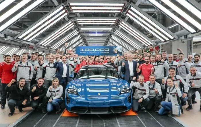 100,000th Taycan rolls off the production line!
