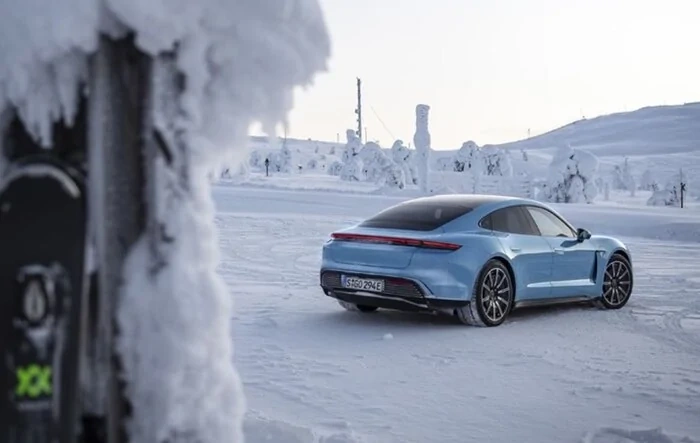 Winter And Cold Temperature Weather EV Range Loss - % loss in popular models (chart)