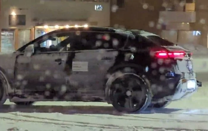 Macan EV Spy Videos on Snow.