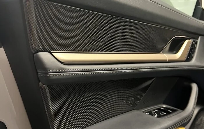 Matte to Gloss Carbon Fiber Interior