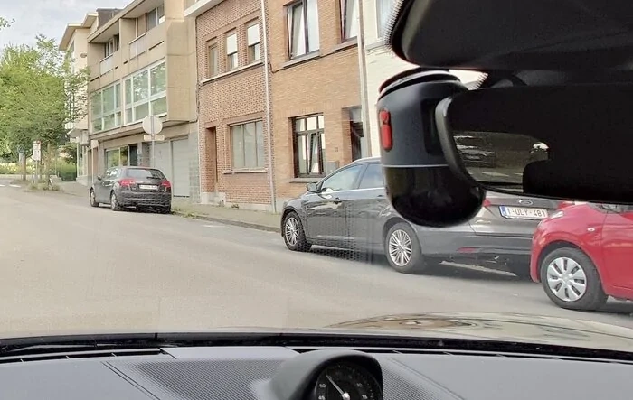 Another dash cam installation : 70mai Omni