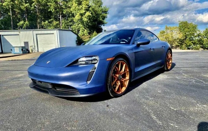 She Pretty - Navy Blue Matte Black with Copper Wheels