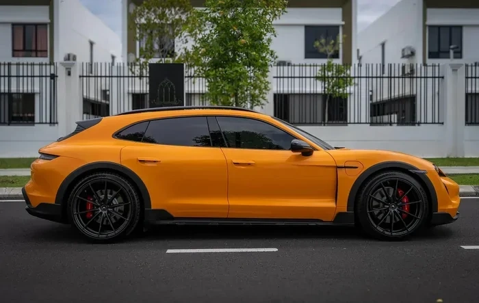 NY Taxi - Orange Taycan 4S CT (First Post)