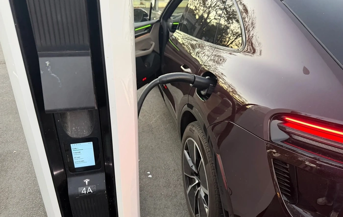 [North America] - What it's like to use a Tesla Supercharger (experience report)