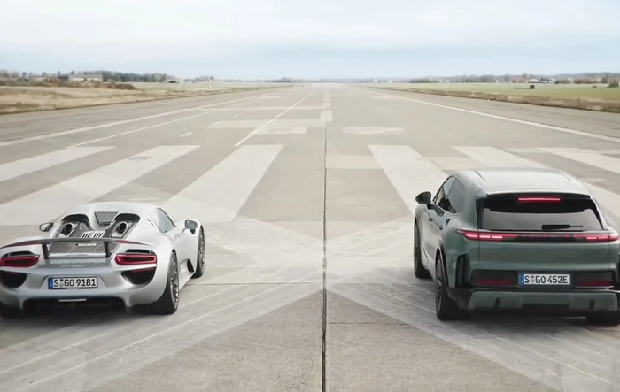 Cayenne Turbo EV races the 918 Spyder 🏁