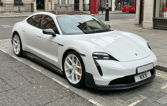 One of the First Taycan 9J1 (J1.1) → 9J2 (J1.2) Turbo GT Style Conversions (2022 RWD) – Installed & Tested by KKS-SUPERCAR