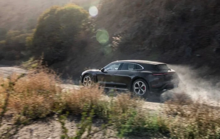 All-electric tour of LA's Mulholland Drive (Hollywood's Highway) in Cross Turismo Taycan