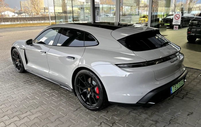 First GTS Sport Turismo Taycan in the wild