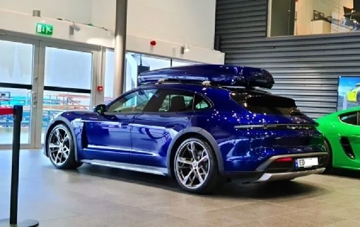 Taycan Cross Turismo Gentian Blue with 22" wheels & ski roof box